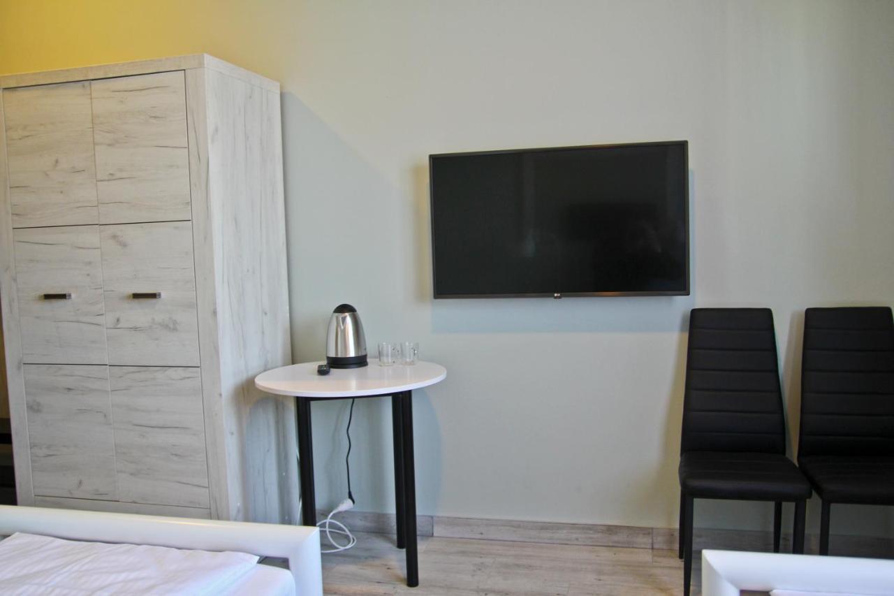 Oświęcim Motel Lunar מראה חיצוני תמונה